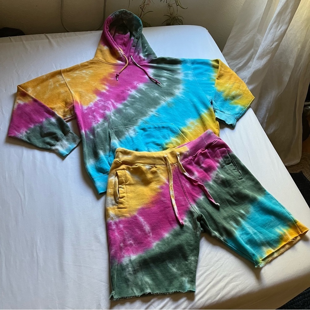 LA DETRESSE rainbow‎ tie dye knit terry pullover hoodie raw hem shorts set